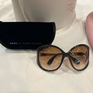 Marc Jacobs sunglasses with case.